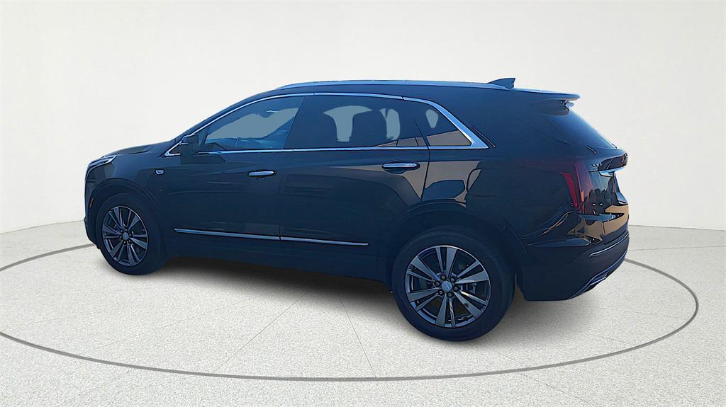 used 2025 Cadillac XT5 car, priced at $40,500