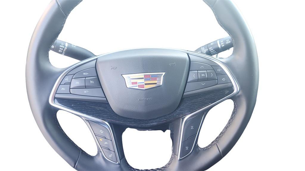 used 2025 Cadillac XT5 car, priced at $40,500