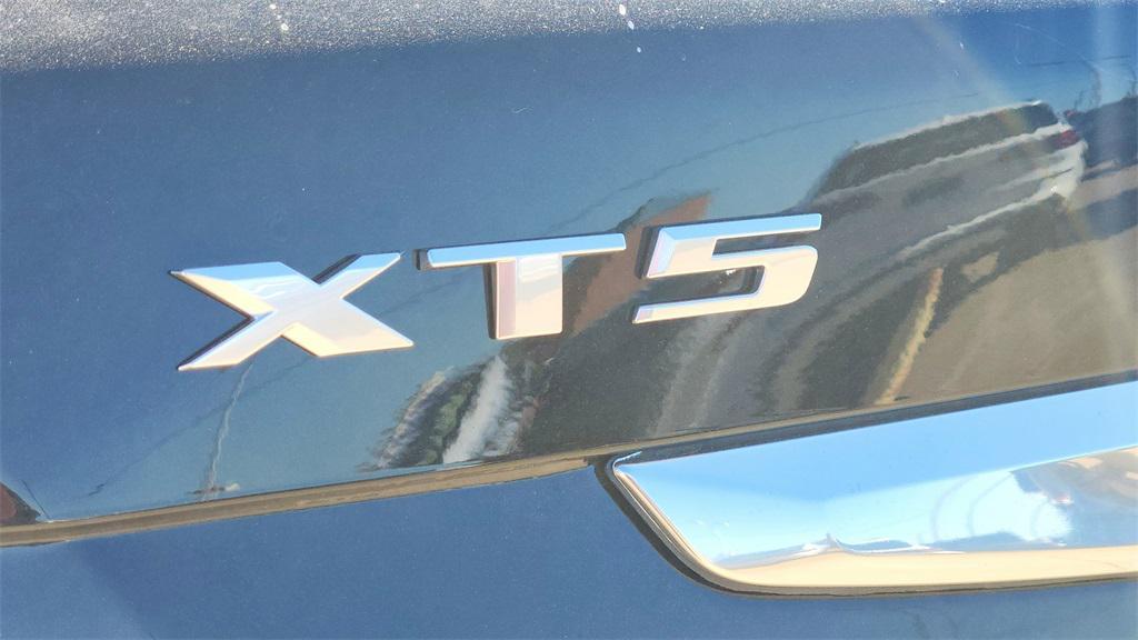 new 2025 Cadillac XT5 car, priced at $45,825