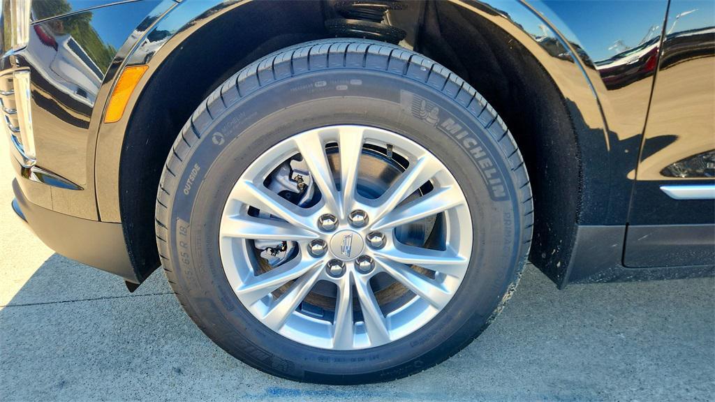 new 2025 Cadillac XT5 car, priced at $45,825
