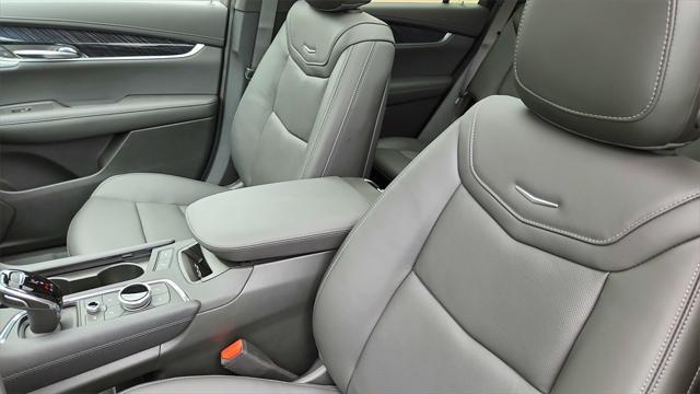 new 2025 Cadillac XT6 car, priced at $56,465