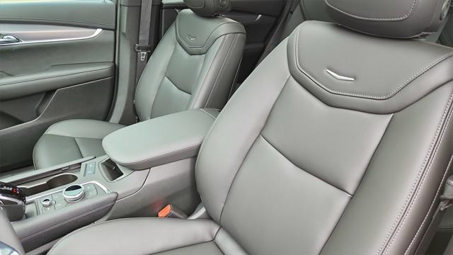 new 2025 Cadillac XT6 car, priced at $49,255