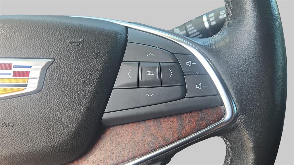 used 2023 Cadillac XT5 car, priced at $34,700