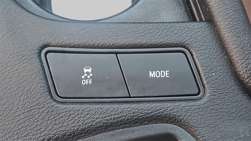 used 2023 Cadillac XT5 car, priced at $34,700