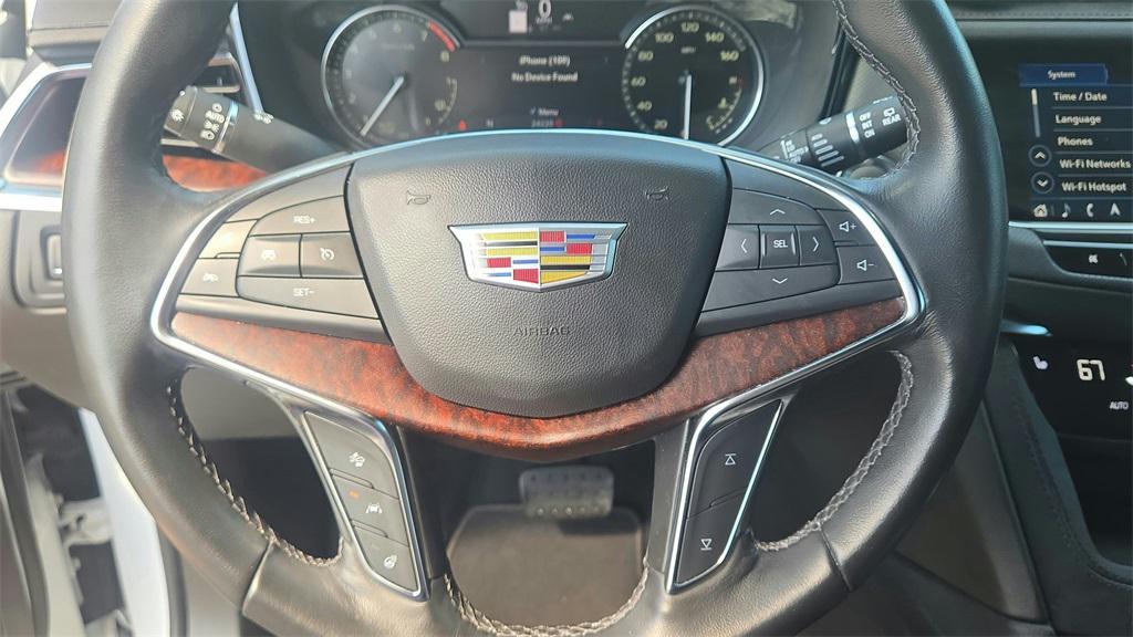used 2023 Cadillac XT5 car, priced at $34,700