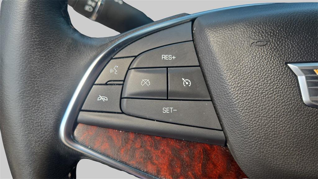 used 2023 Cadillac XT5 car, priced at $34,700