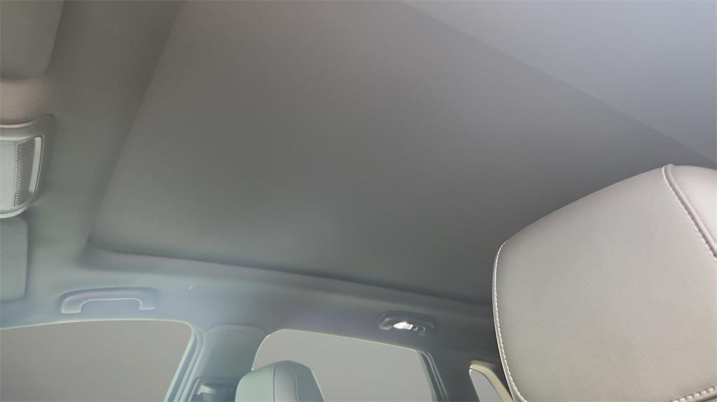 new 2025 Cadillac XT5 car, priced at $61,755