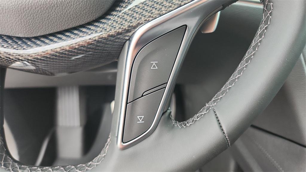 new 2025 Cadillac XT5 car, priced at $61,755