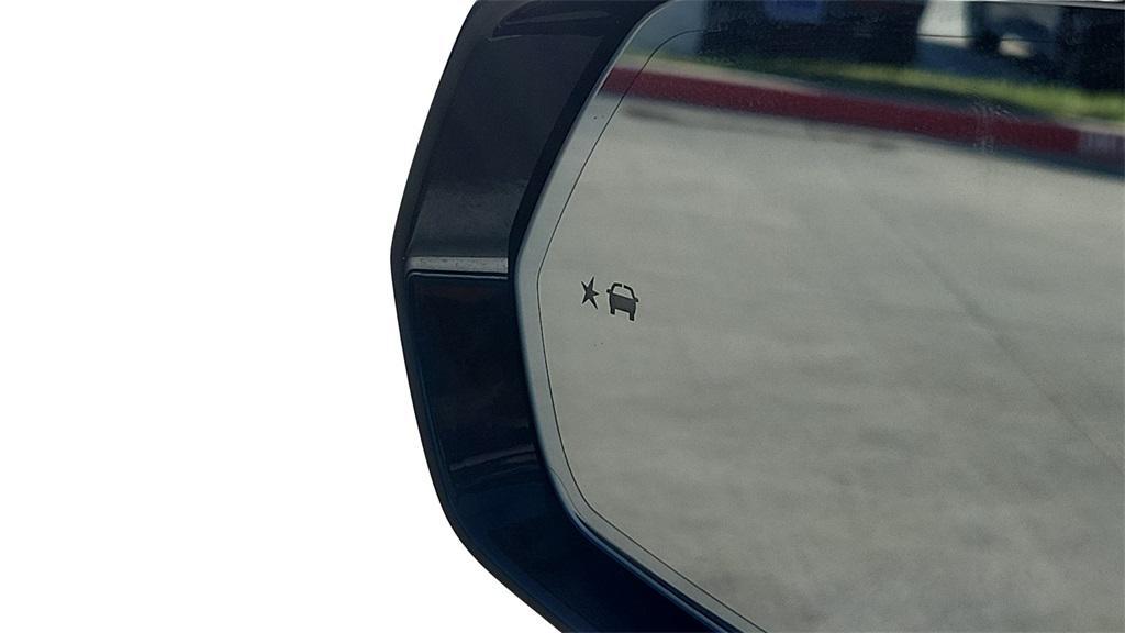 used 2025 Cadillac XT5 car, priced at $40,500