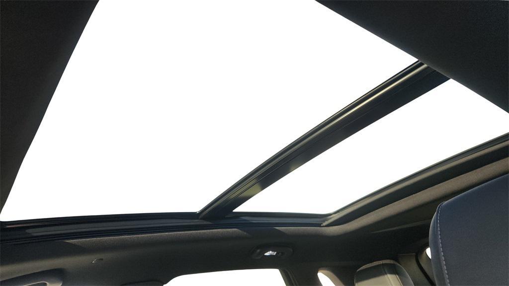 used 2025 Cadillac XT5 car, priced at $40,500