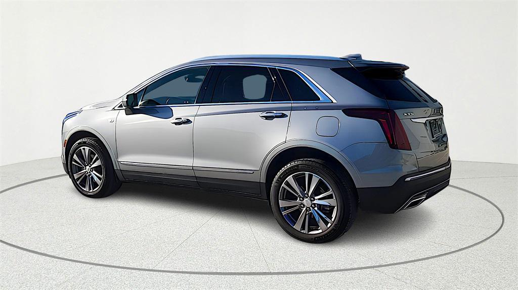 used 2025 Cadillac XT5 car, priced at $40,500