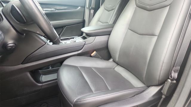 used 2022 Cadillac XT5 car, priced at $33,900