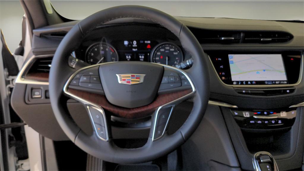 new 2025 Cadillac XT5 car, priced at $56,200