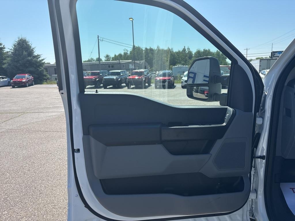 new 2025 Ford F-250 car, priced at $59,068