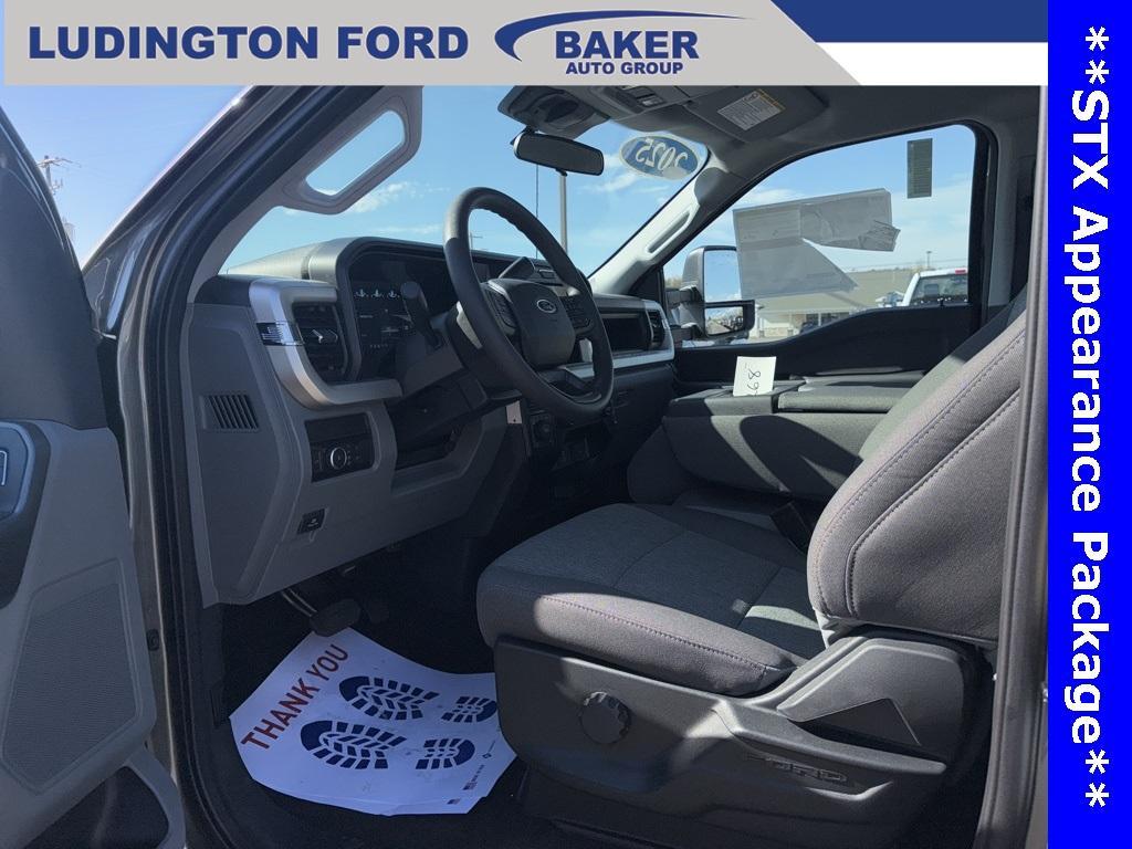 new 2025 Ford F-250 car, priced at $54,728