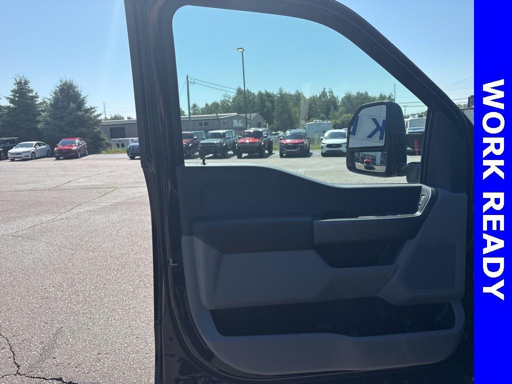 new 2025 Ford F-350 car, priced at $56,520