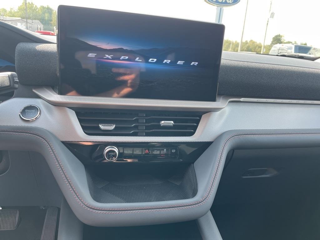 new 2025 Ford Explorer car, priced at $42,511