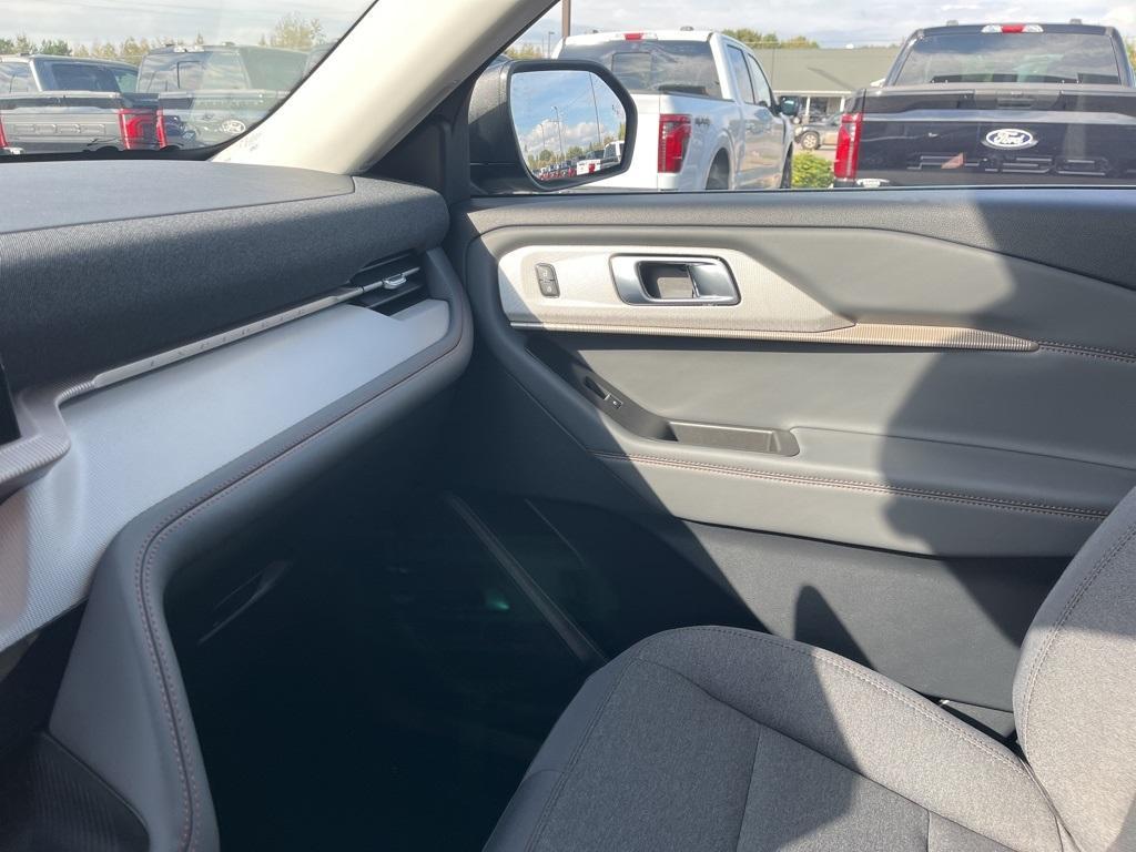 new 2025 Ford Explorer car, priced at $42,511