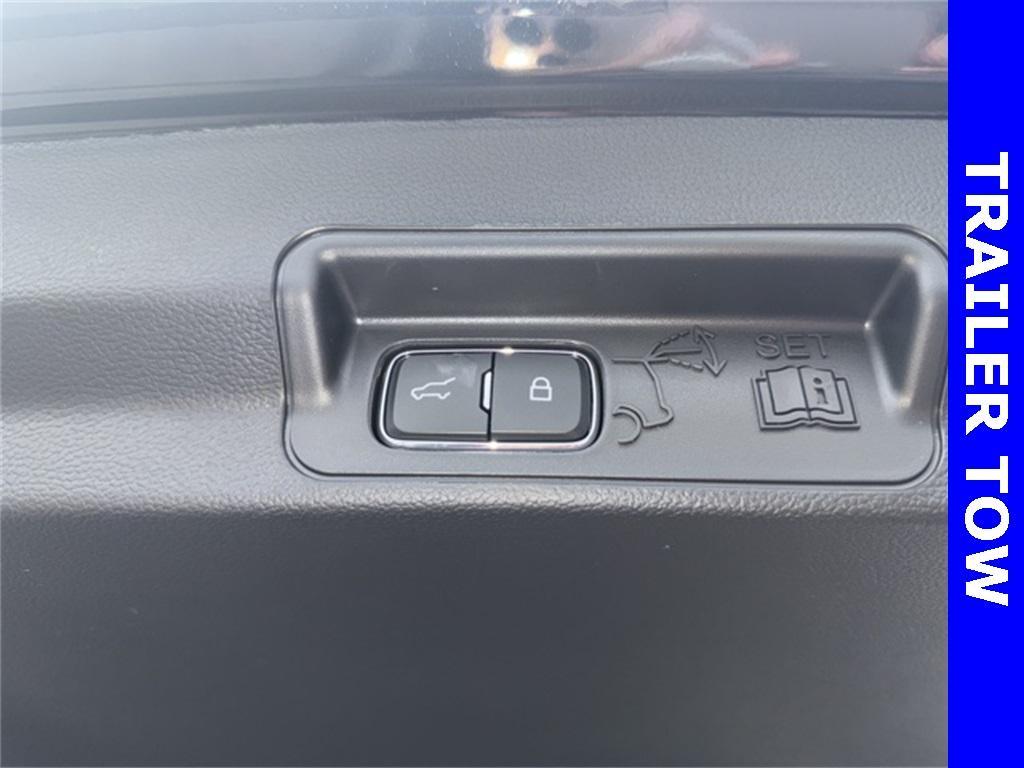 new 2025 Ford Explorer car, priced at $46,754