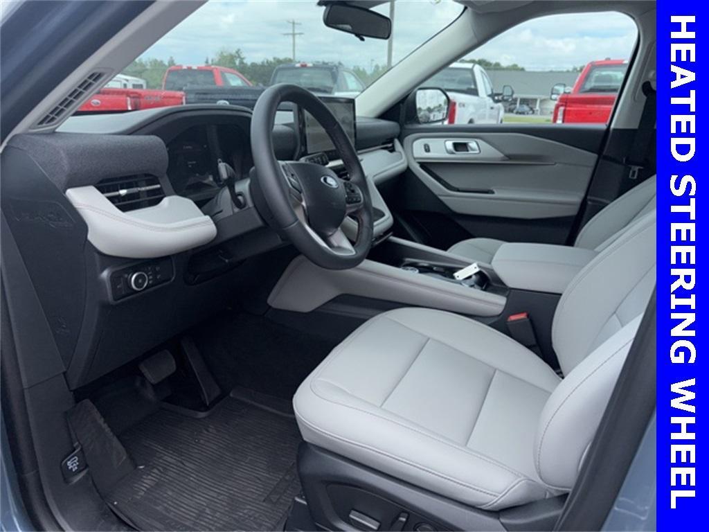 new 2025 Ford Explorer car, priced at $47,744