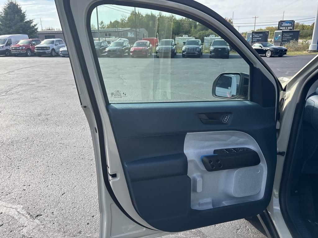 new 2025 Ford Maverick car, priced at $34,577