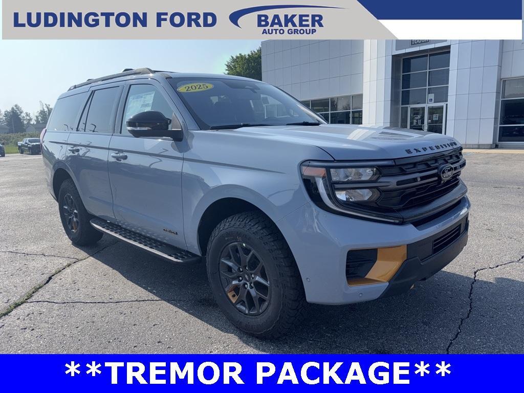 new 2025 Ford Expedition car, priced at $84,039