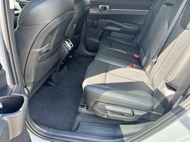 new 2025 Kia Sorento car, priced at $34,948