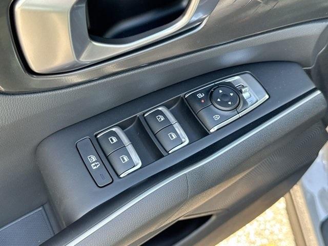 new 2025 Kia Sorento car, priced at $34,948