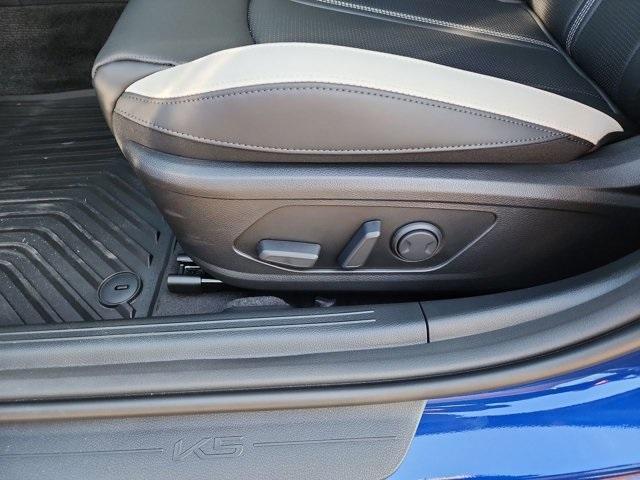 new 2025 Kia K5 car, priced at $27,614