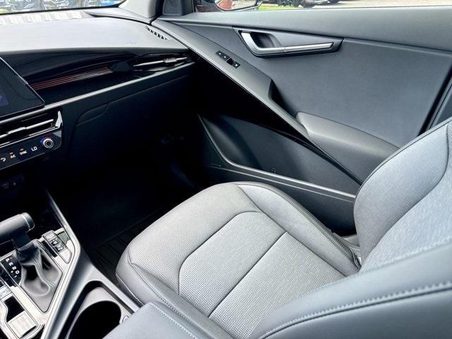 new 2025 Kia Niro car, priced at $33,280