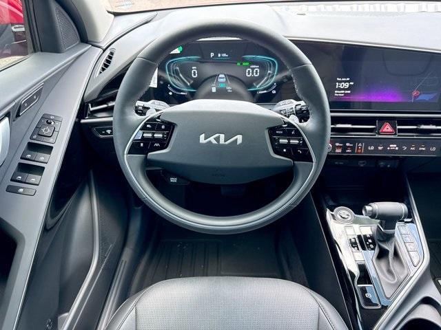 new 2025 Kia Niro car, priced at $33,280