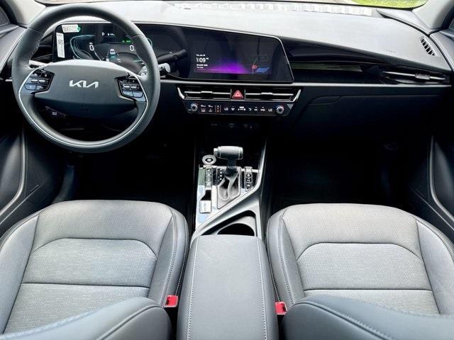 new 2025 Kia Niro car, priced at $33,280