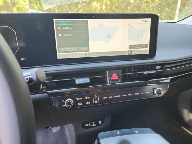 new 2025 Kia EV6 car, priced at $40,620