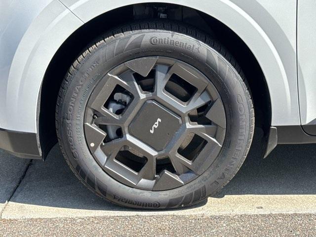 new 2025 Kia Carnival Hybrid car, priced at $44,130
