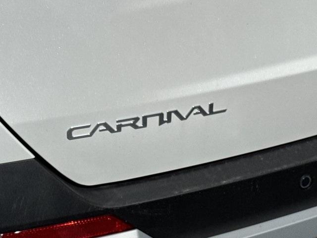 new 2025 Kia Carnival Hybrid car, priced at $44,130