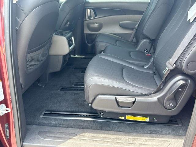 new 2025 Kia Carnival car, priced at $40,995
