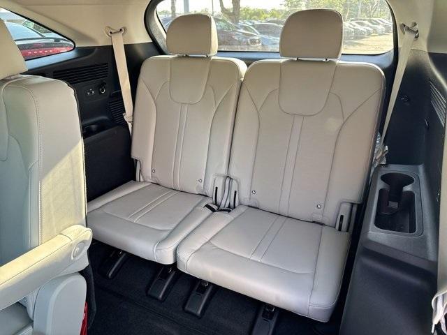 new 2025 Kia Sorento car, priced at $35,823