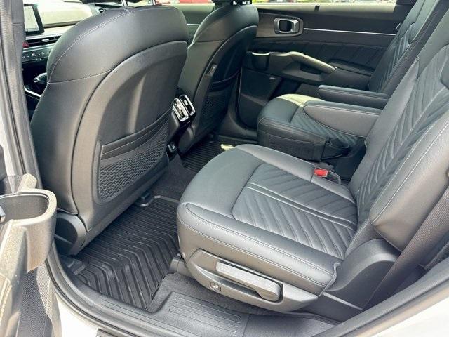 new 2025 Kia Sorento car, priced at $43,912