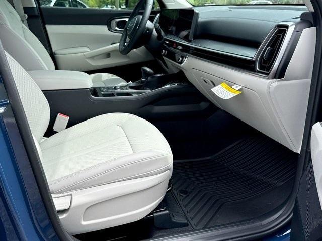new 2025 Kia Sorento car, priced at $35,735