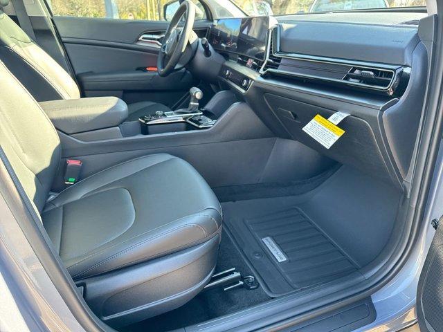 new 2025 Kia Sportage car, priced at $28,647