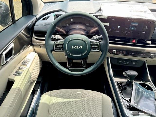 new 2025 Kia Carnival car, priced at $50,895