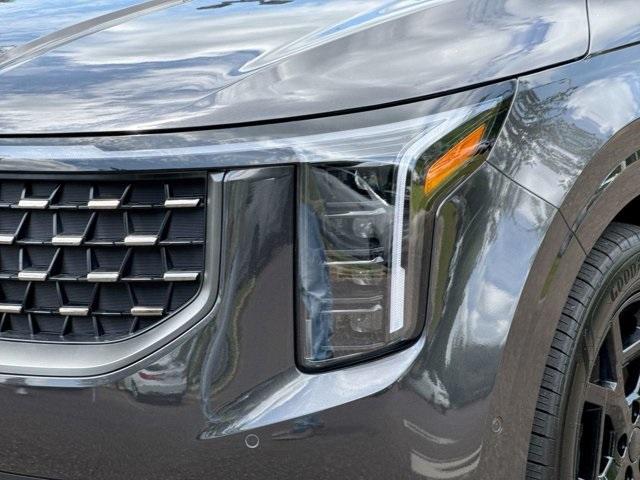 new 2025 Kia Carnival car, priced at $50,895