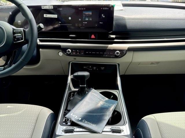 new 2025 Kia Carnival car, priced at $50,895