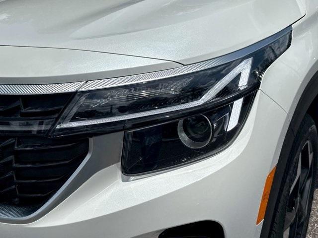 new 2025 Kia Seltos car, priced at $26,935