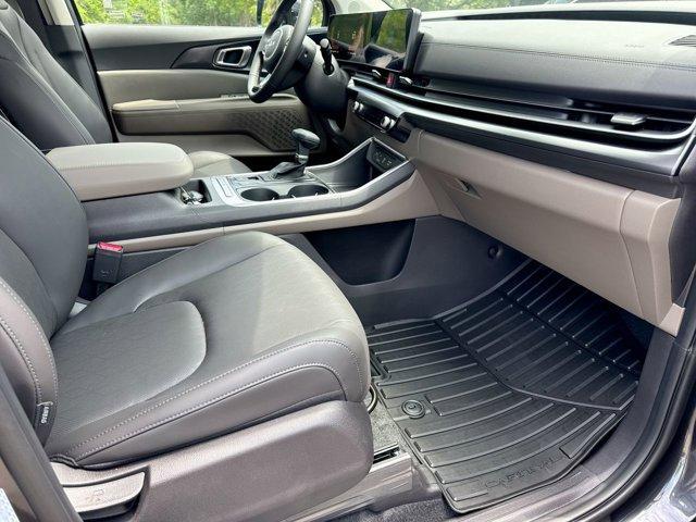 new 2025 Kia Carnival car, priced at $40,000