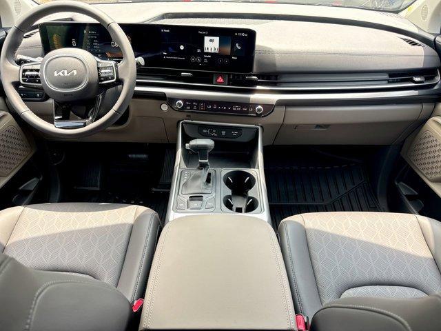 new 2025 Kia Carnival car, priced at $40,000