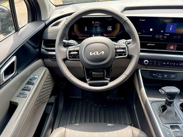 new 2025 Kia Carnival car, priced at $40,000