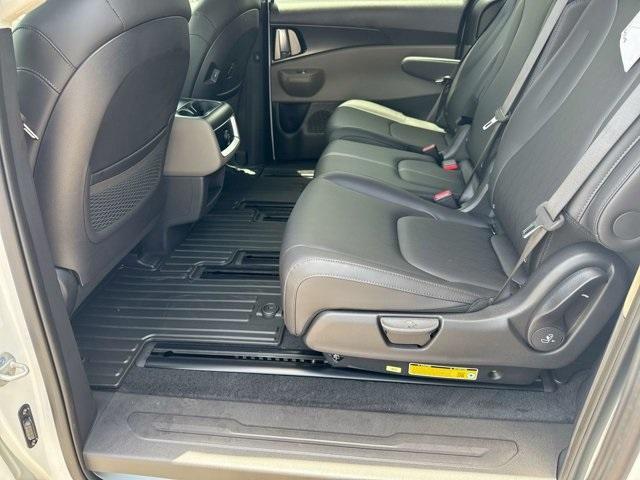 new 2025 Kia Carnival car, priced at $40,495