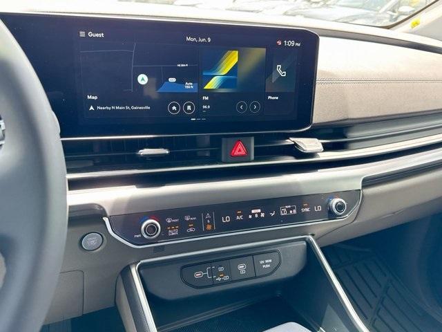 new 2025 Kia Carnival car, priced at $40,495