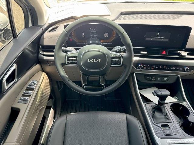 new 2025 Kia Carnival car, priced at $40,495